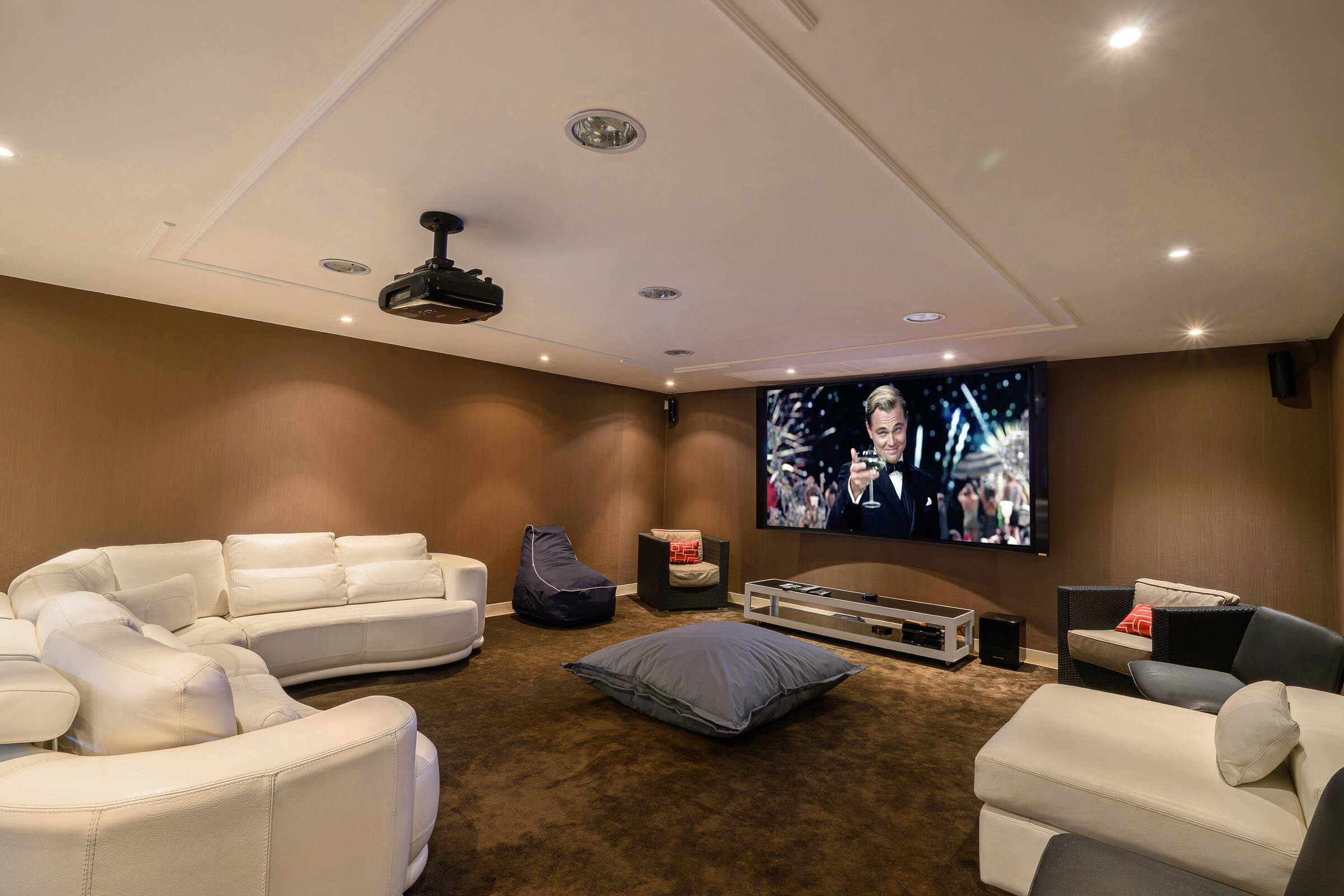 Two-storey villa with a pool, spa and games room. Photo 133535 (2026-10-20 10:55:26)