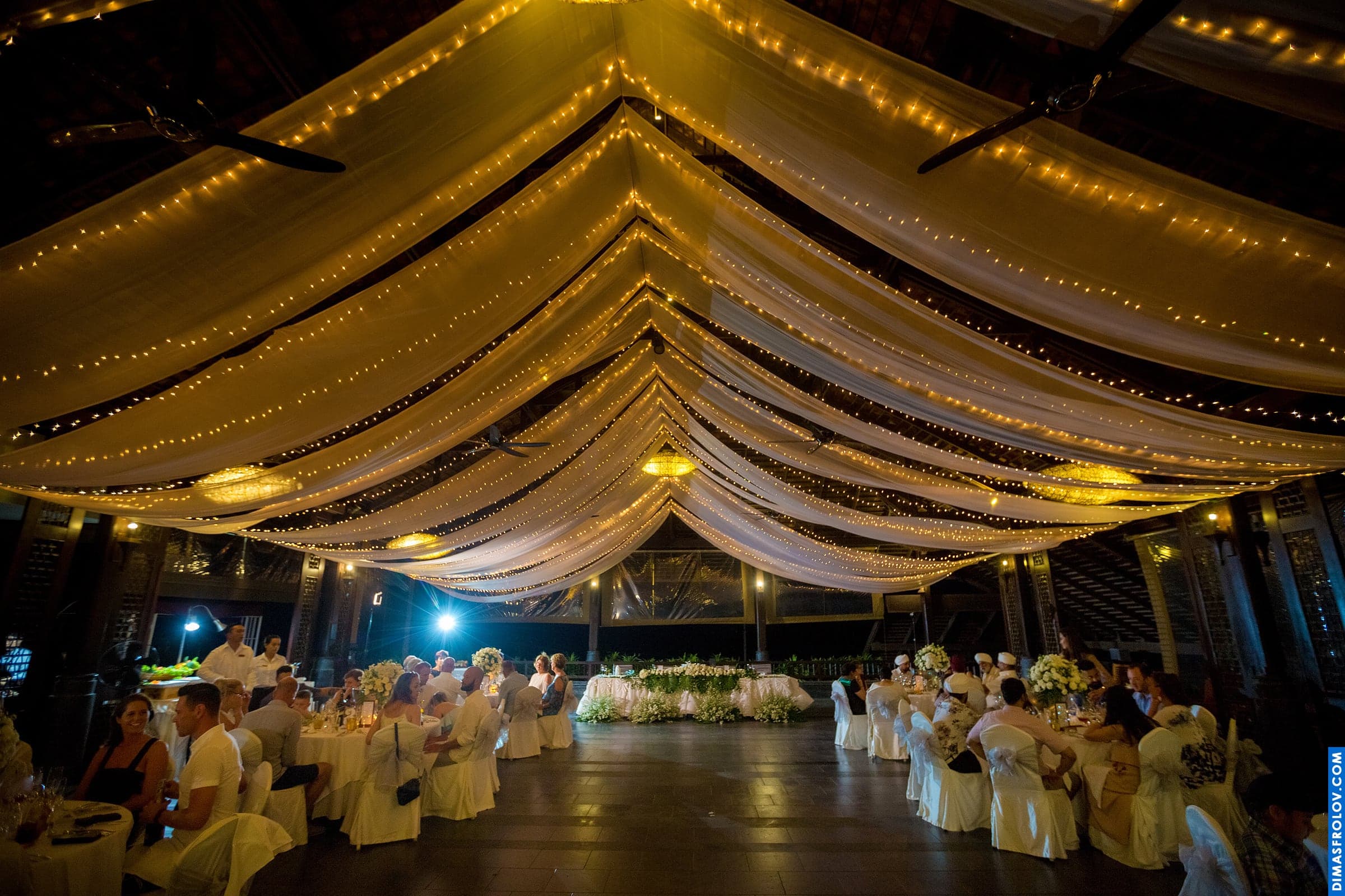 Fotos de casamento em Lisboa . Portfólio do fotógrafo em Portugal e na Europa. . Foto DE-seria-056-ORGL-deep-elyse-wed-272-3dd86ce2-81271bef94.